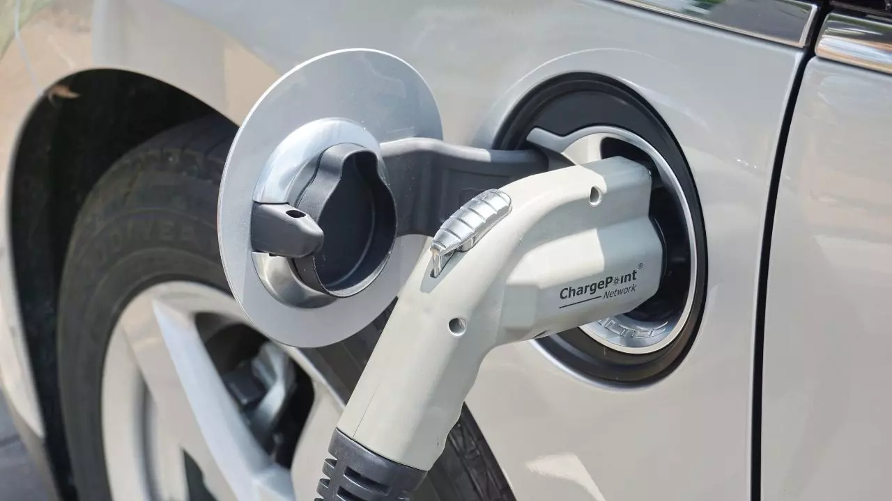 How Long Does It Take To Recharge An Electric Car?